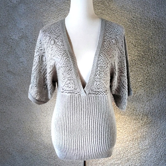 a.n.a Gray Sparkle Deep V-Neck Sweater with Ribbed Knit Sz L - Picture 1 of 11